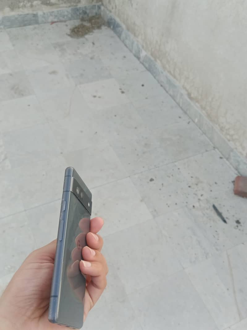Google pixel 7a 4