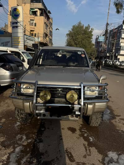 Mitsubishi Pajero 1992