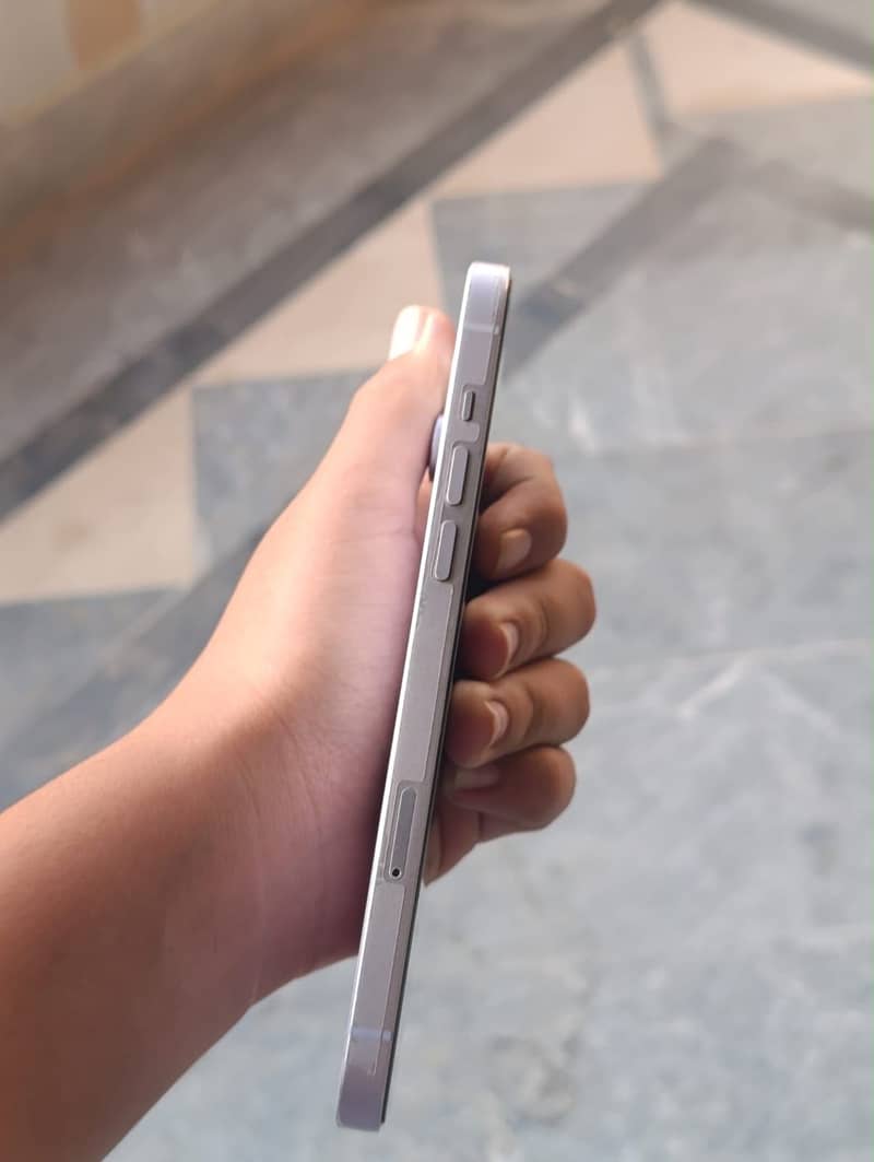 Apple iPhone 14 plus 3