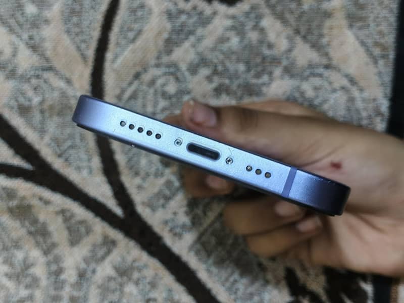 Apple iPhone 12 7