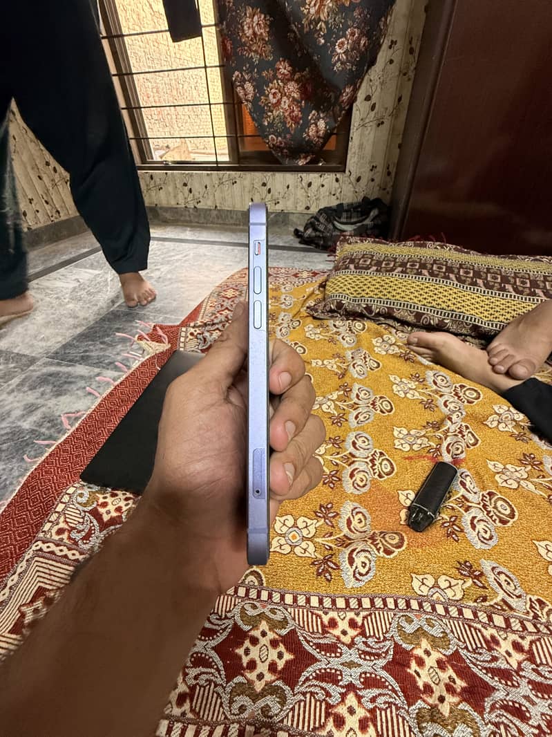 Apple iPhone 12 2