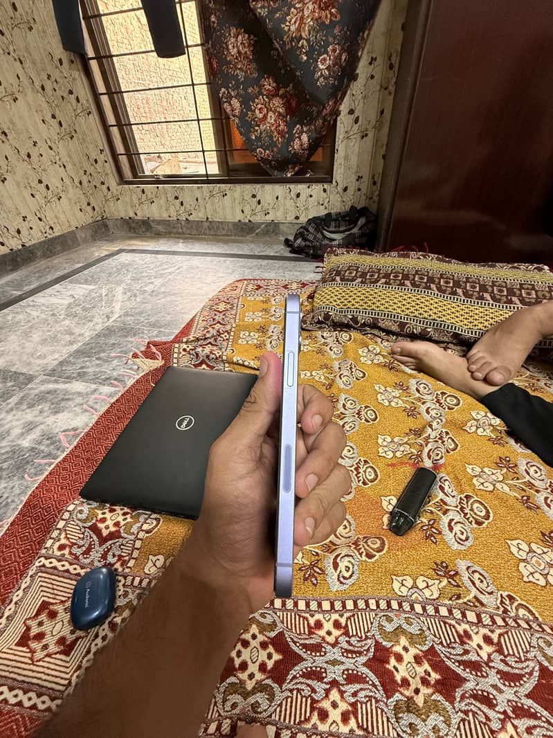 Apple iPhone 12 3