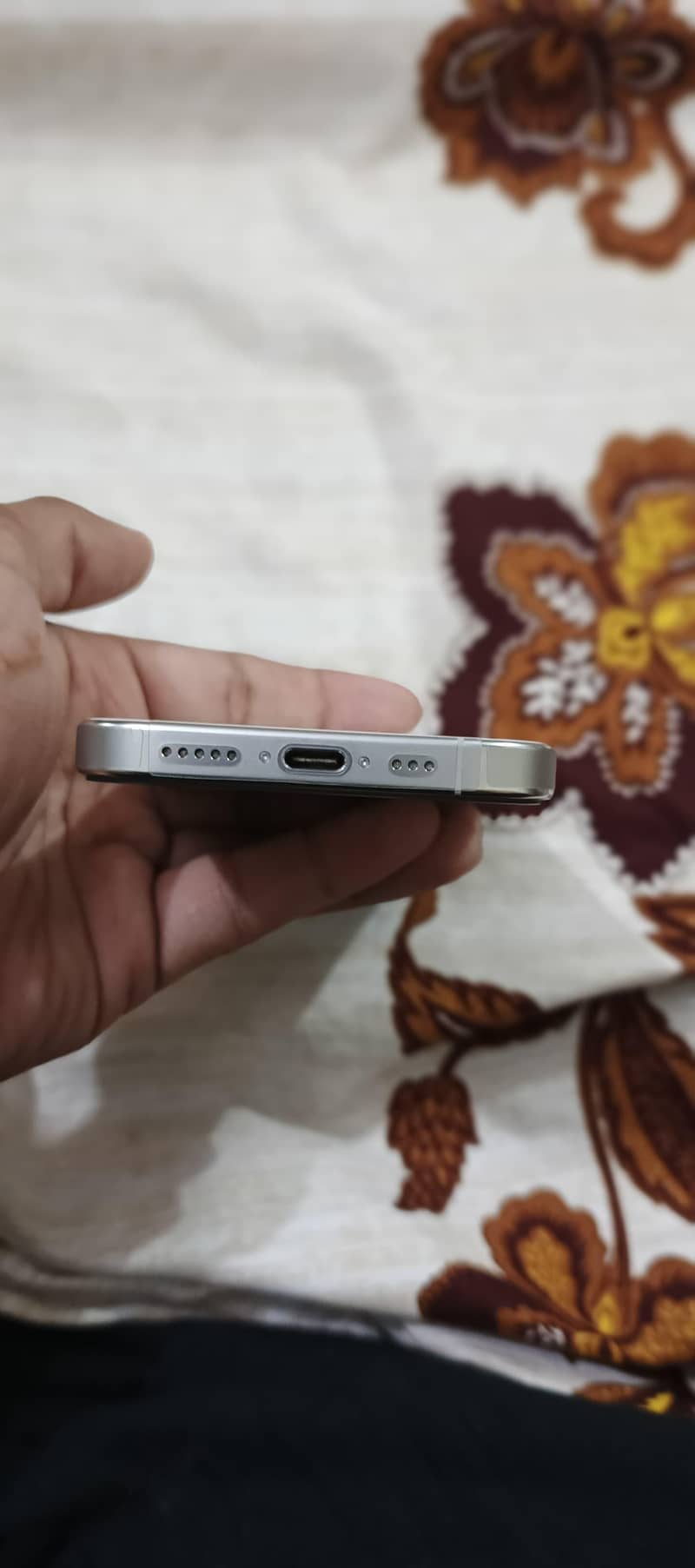 iPhone 16 Pro 2