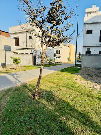 A Prime Location Residential Plot Of 10 Marla In Park View City - Silver Block