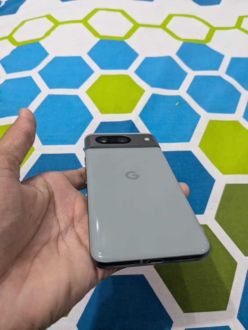 Google Pixel 8 7