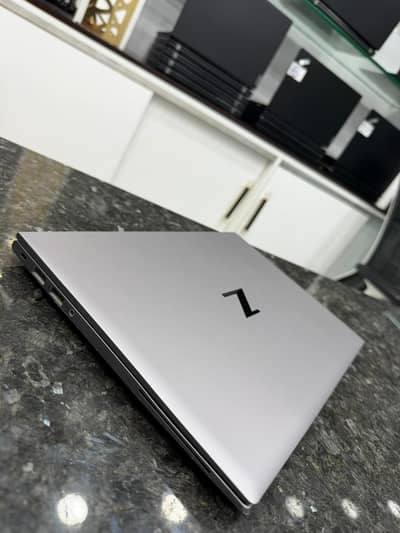HP ZBook Firefly G7 | Core i7 10th Gen | 16GB RAM | 256GB SSD