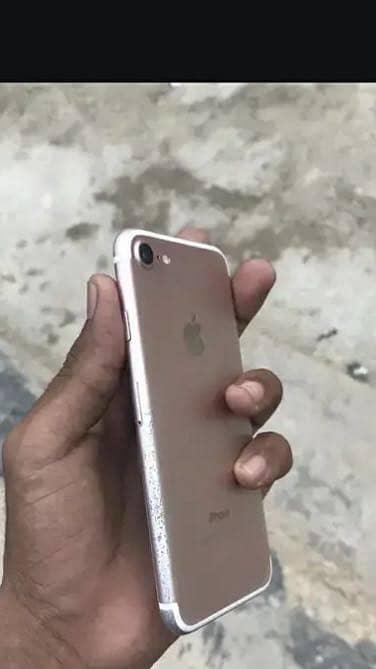 Apple iPhone 7 0