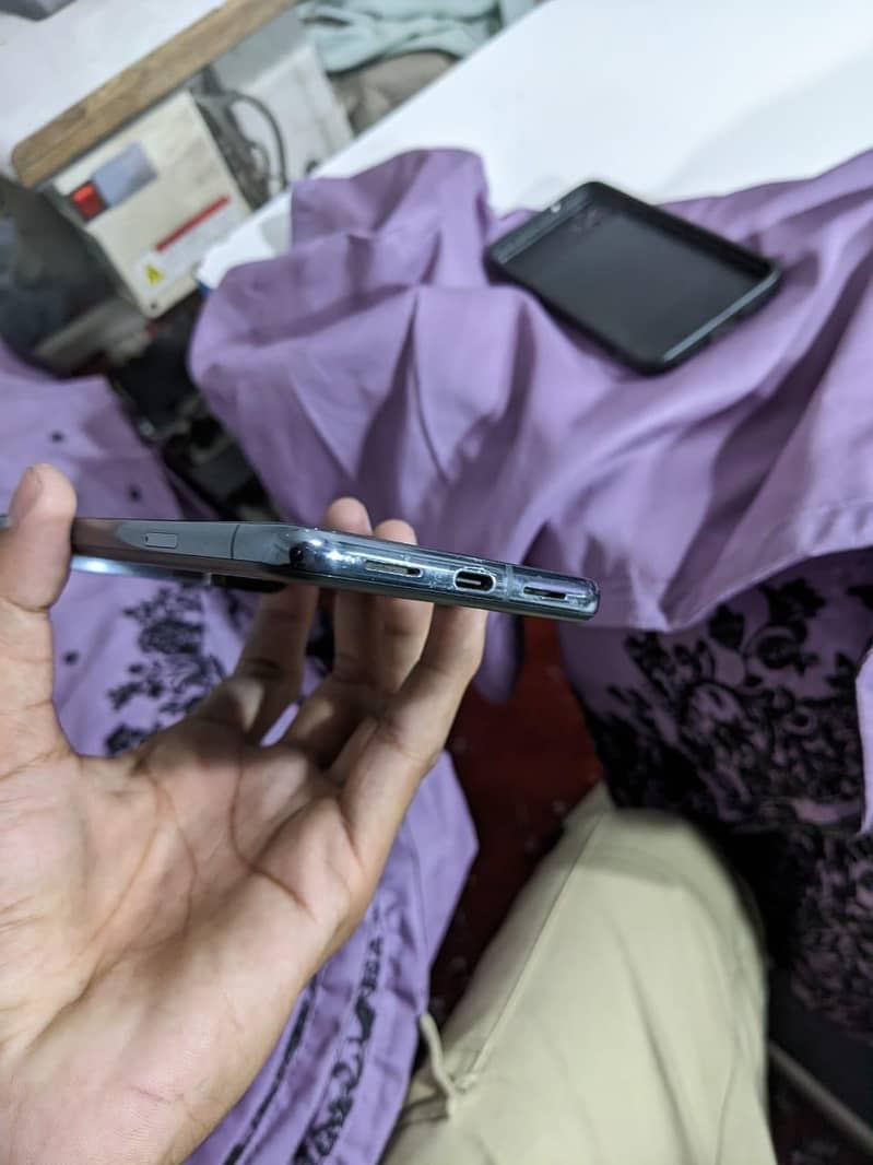 Google Pixel 8 Pro 2