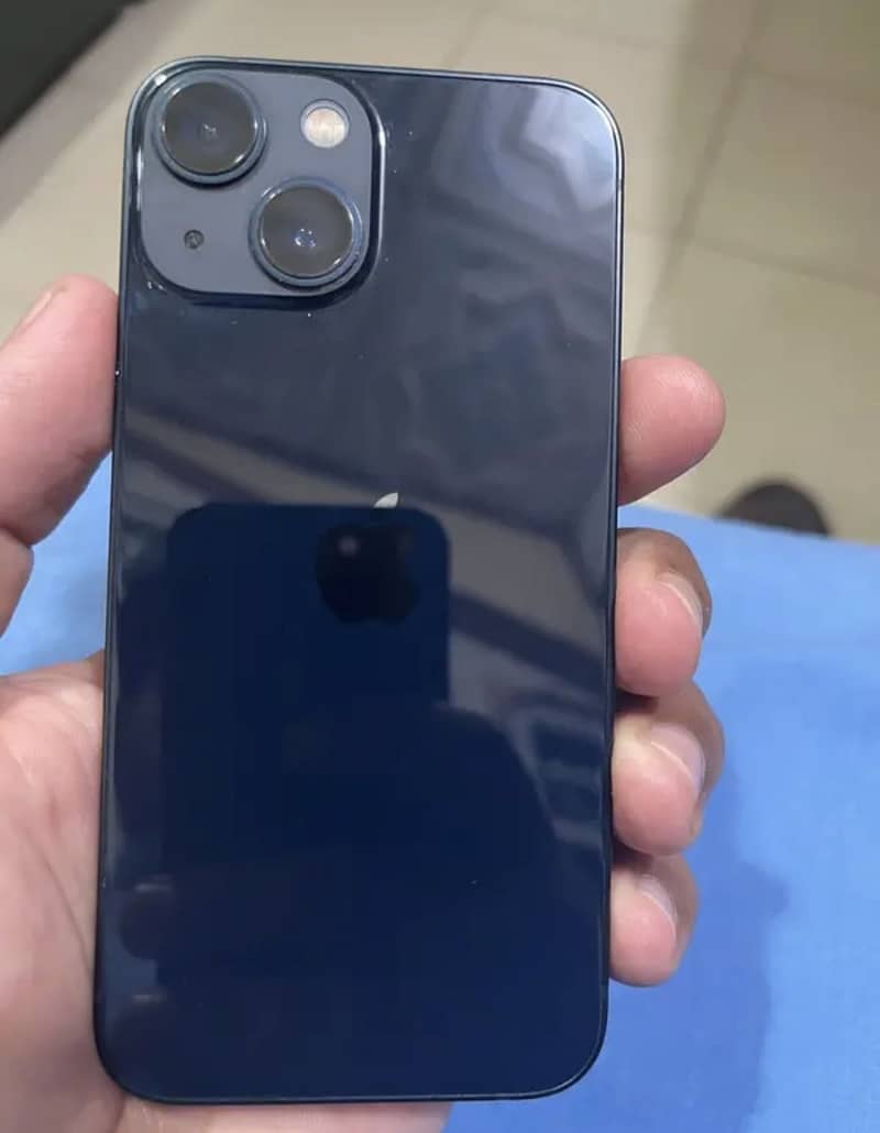 Apple iPhone 13 1