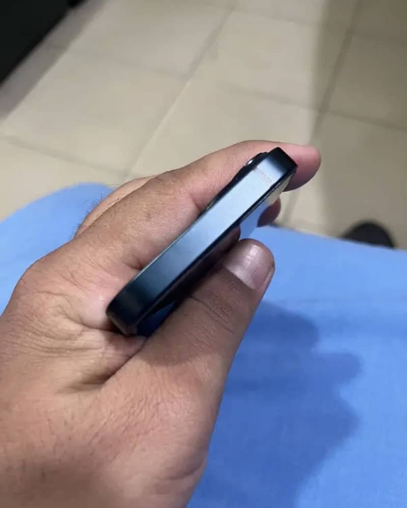 Apple iPhone 13 3