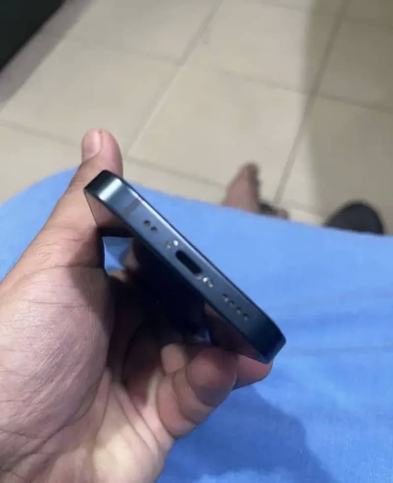 Apple iPhone 13 4