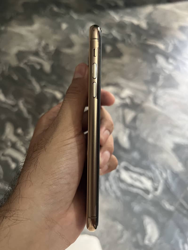 Apple iPhone 11 Pro Max 3