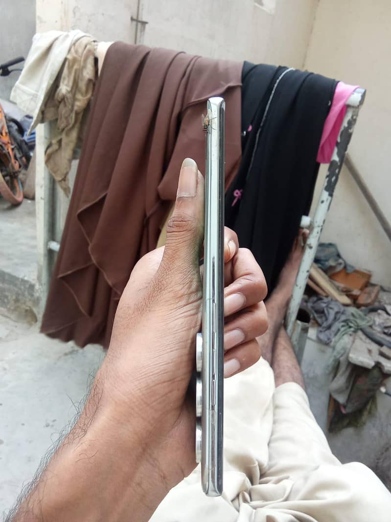 Tecno CAMON 40 Pro 0