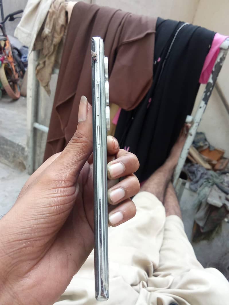 Tecno CAMON 40 Pro 6