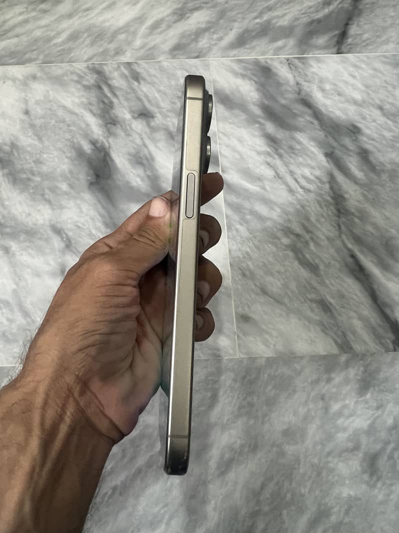 Apple iPhone 15 Pro Max 1