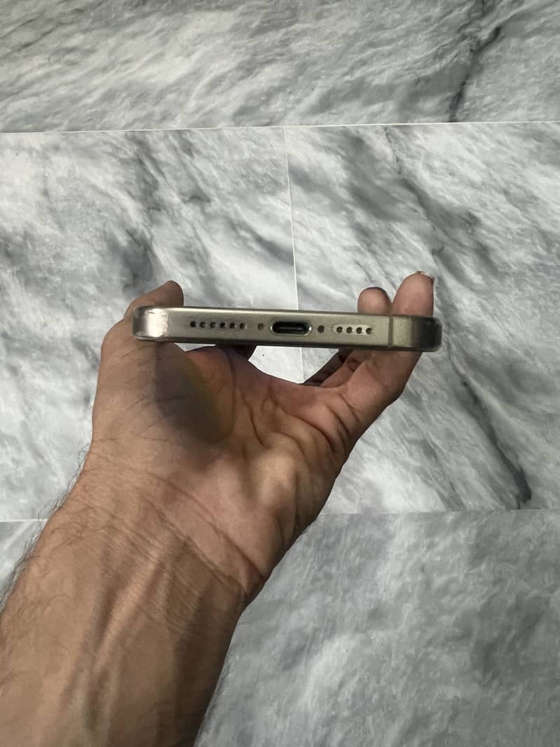 Apple iPhone 15 Pro Max 5