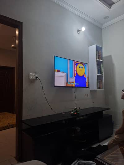 43 inch Haier Smart TV