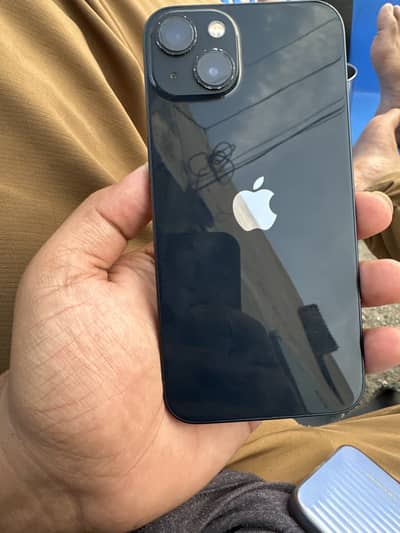 Apple iPhone 13