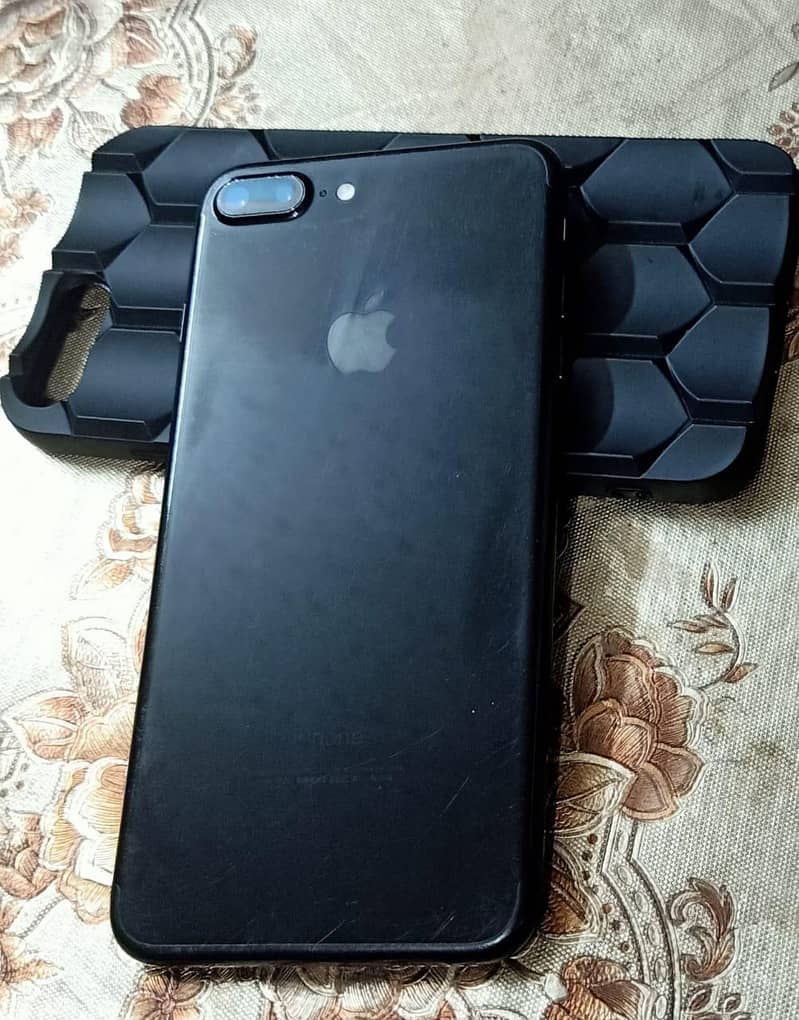 Apple iPhone 7 Plus 0