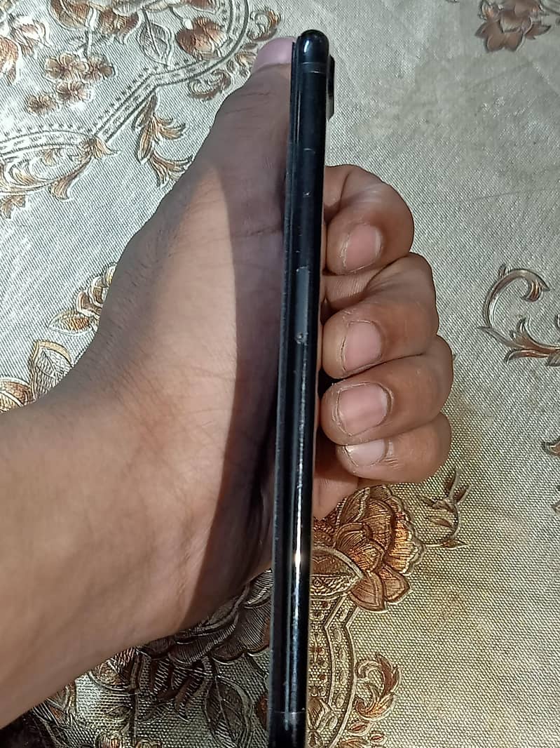 Apple iPhone 7 Plus 1