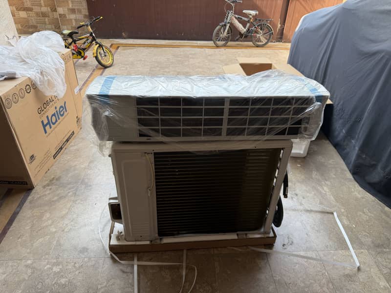 Haier 1.5 ton inverter AC New 5