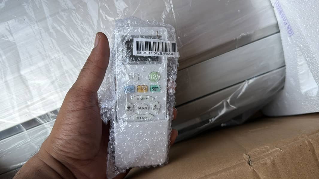 Haier 1.5 ton inverter AC New 8