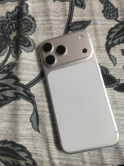 Apple iPhone 17 Pro Max jv