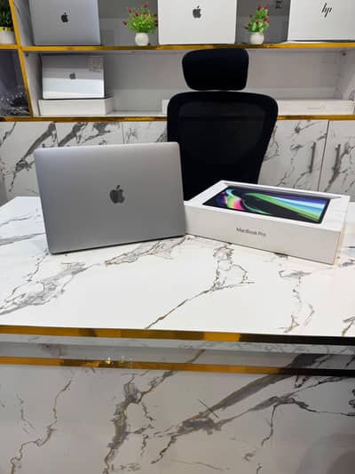 Macbook Pro M1 2020 13.6 inches 16Gb Ram 512GB ssd 100% battery health
