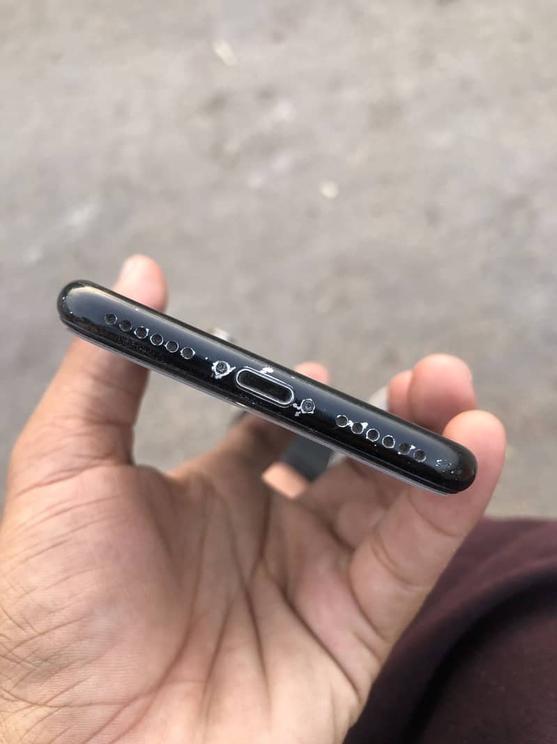 Apple iPhone 7 1