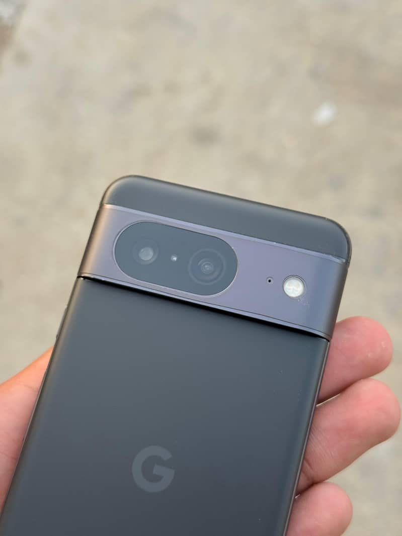 Google Pixel 8 4