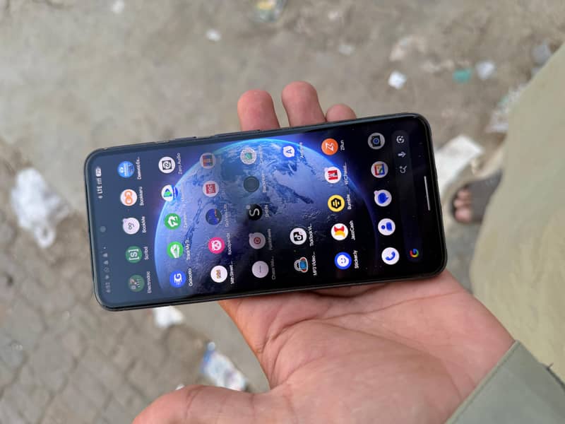 Google Pixel 8 6