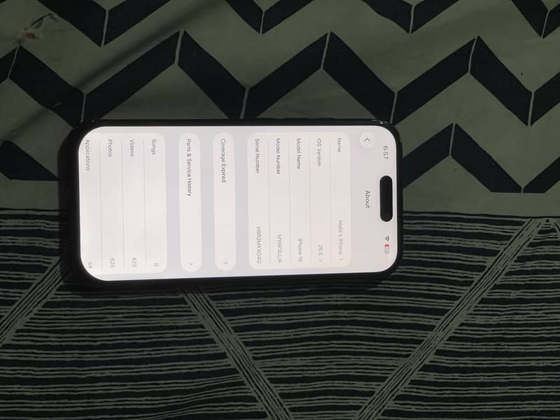 Apple iPhone 16 5