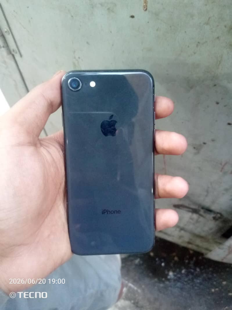 iPhone 8 0
