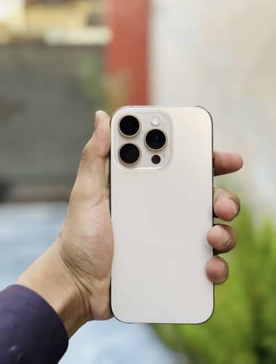 Apple iPhone 16 Pro