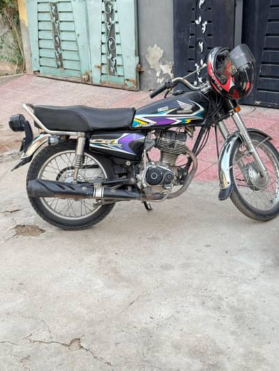 Honda 125 good condition  (final 105000)