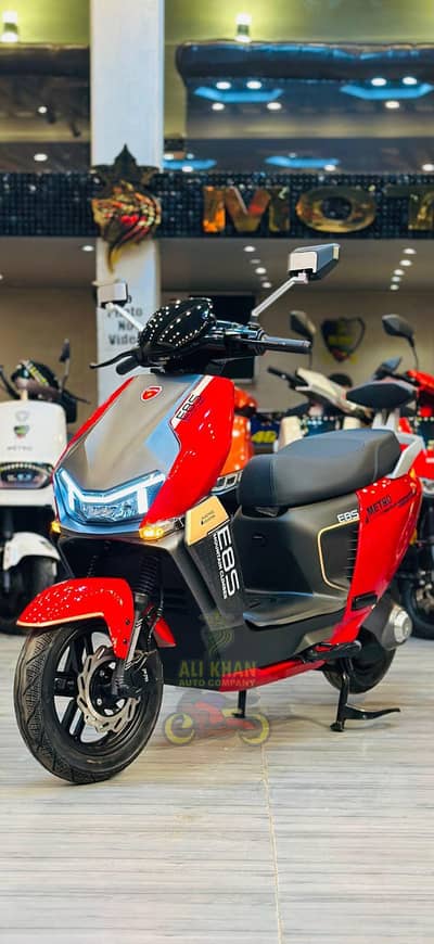 Scooty Kings Yadea Metro Evee Evon Okla EV Female Ramza