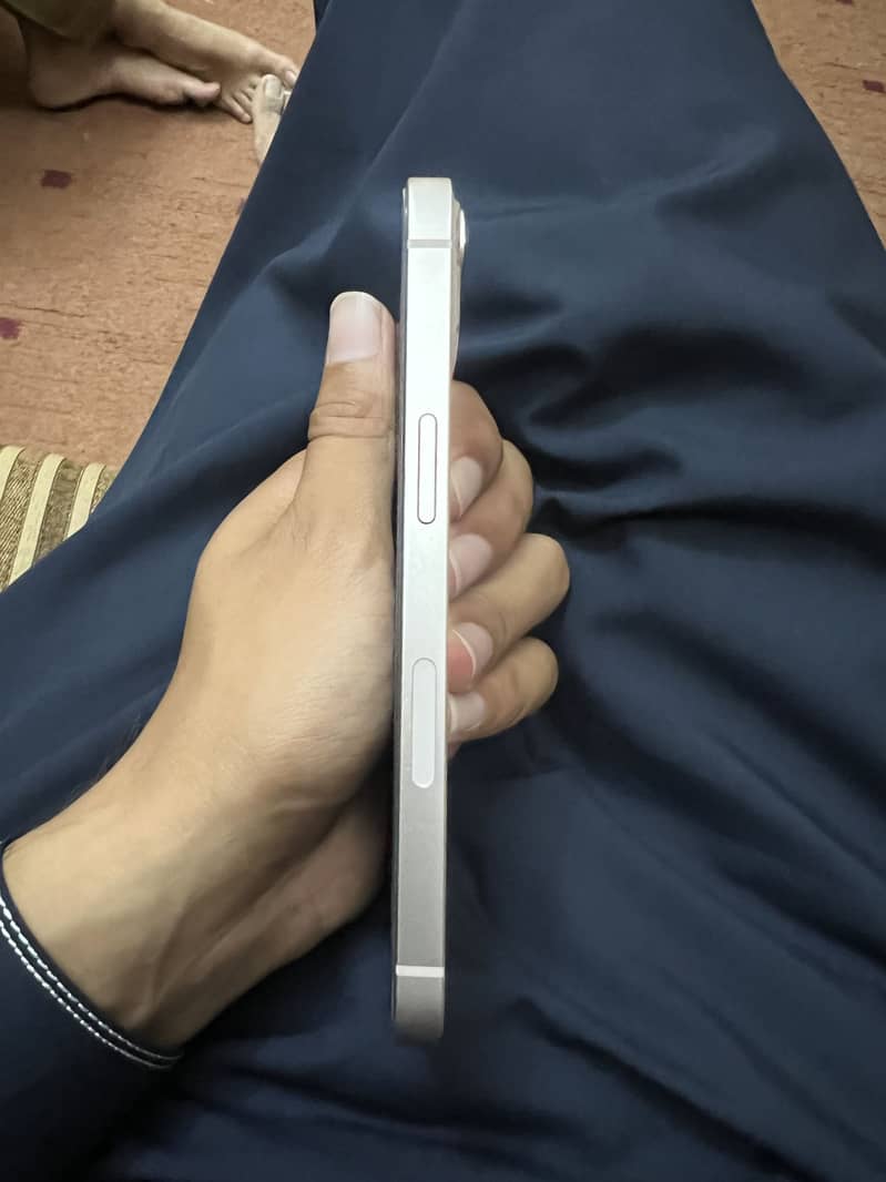 Apple iPhone 13 3