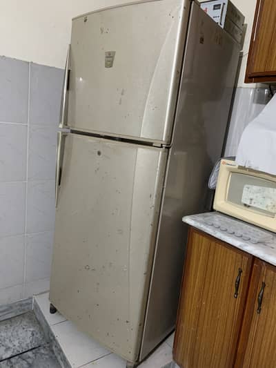Dawlance Fridge with stabelizer