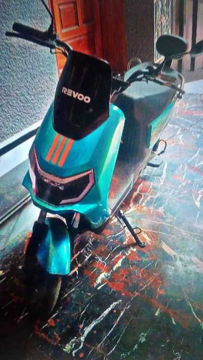 Revoo Electric Scooter