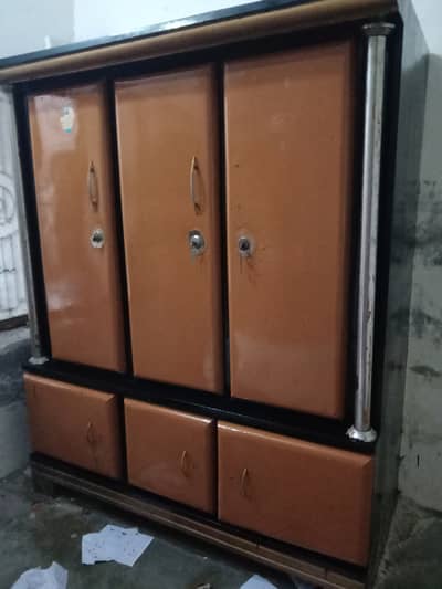 Almari for sale in 26000