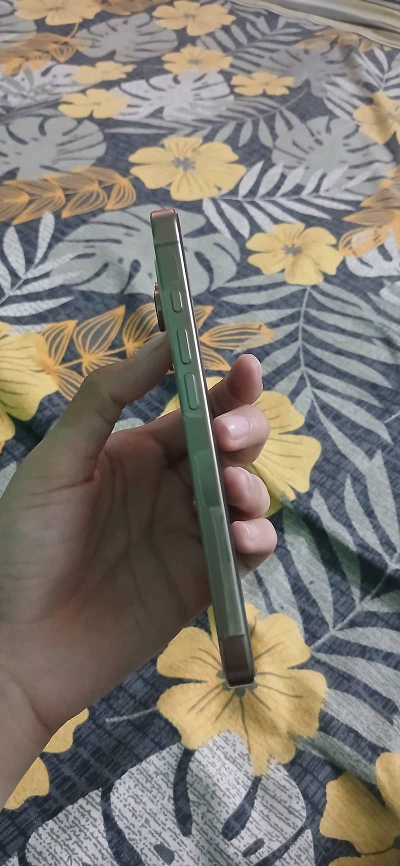 Apple iPhone 16 Pro 2