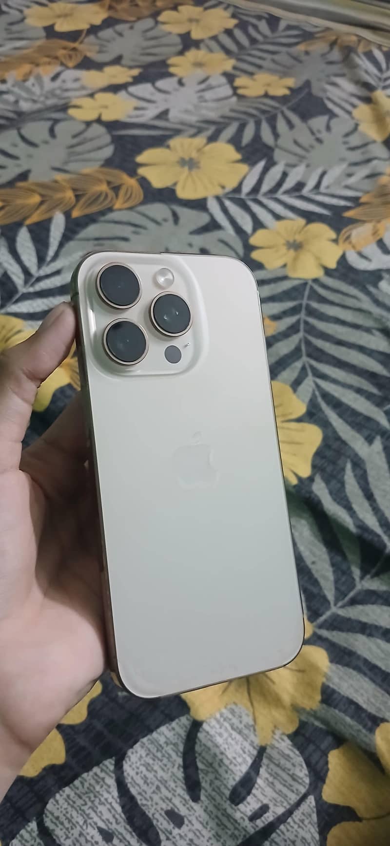 Apple iPhone 16 Pro 4