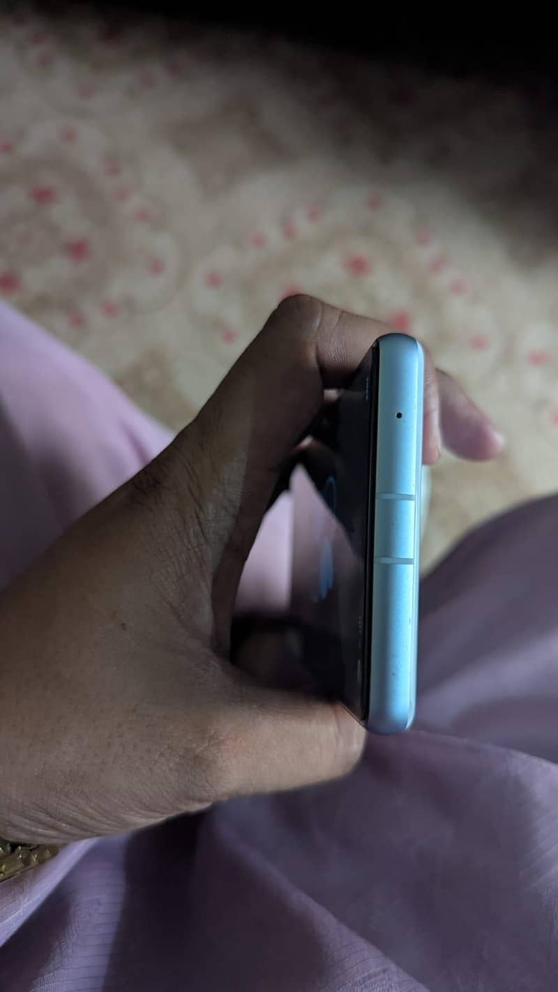 Google Pixel 7a 5