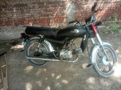 United Bike Ha 15 Model Koi kam ni Hony wala ha Average b Bohat Achi h