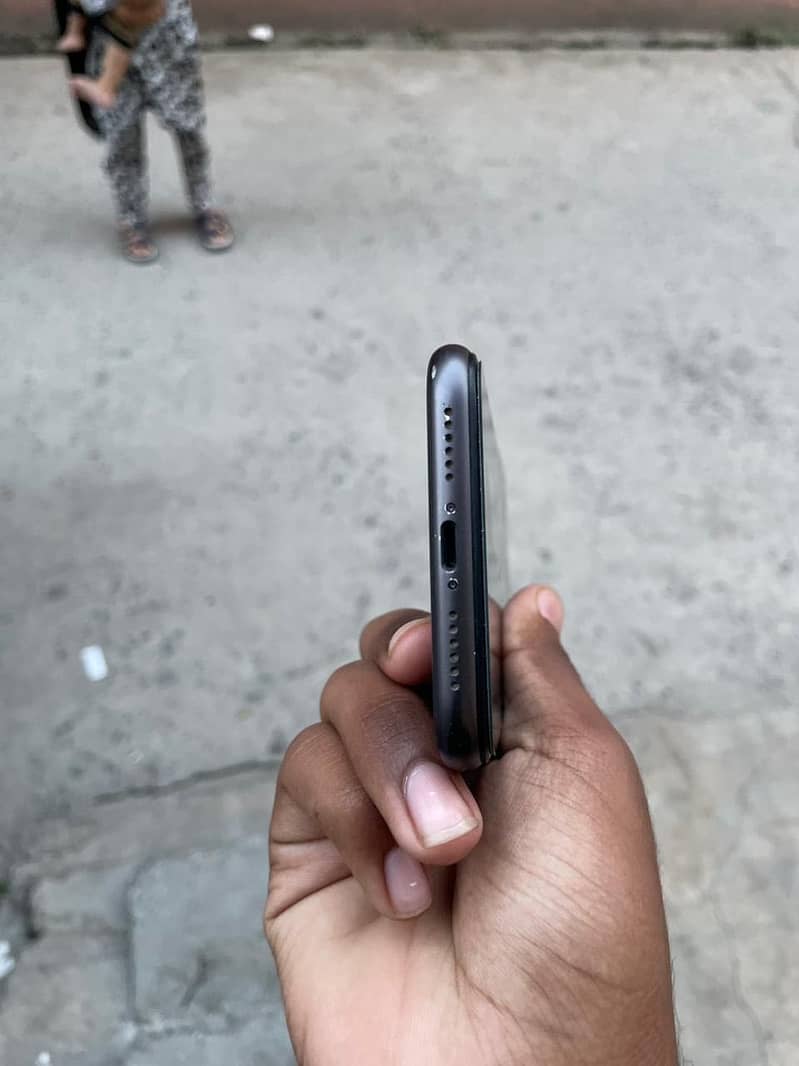 Apple iPhone 11 urgent sale 2