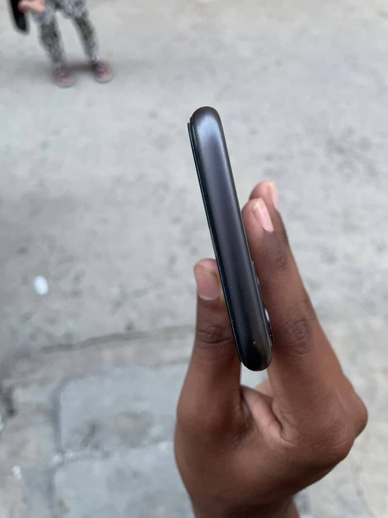 Apple iPhone 11 urgent sale 8