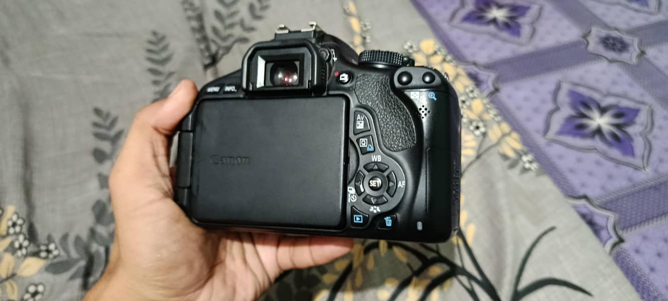 CANON 600D 5
