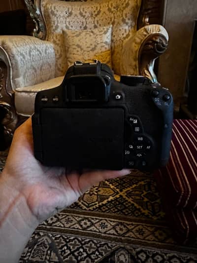 Canon EOS 750D with Extra Lense and External Flash