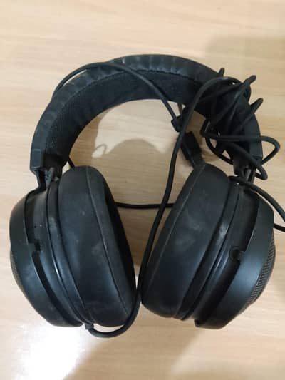 Selling headphones, controllers and cables