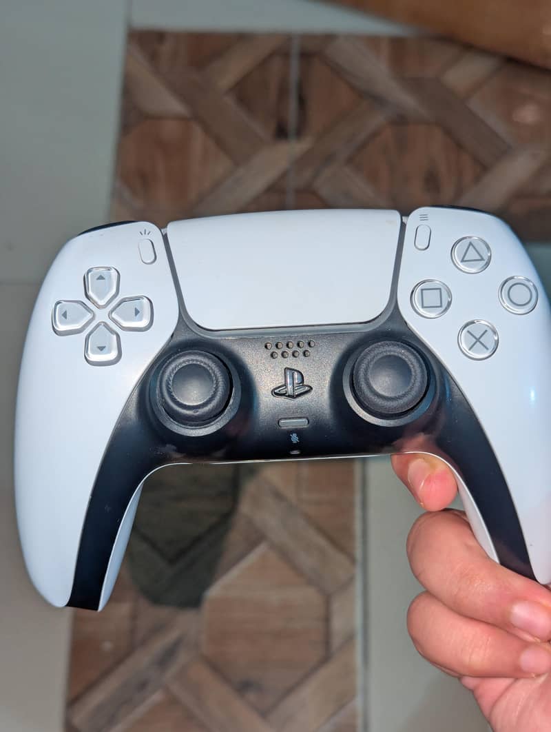 PS5 Controller 1
